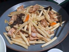 花生芽炒肉片-有记家厨(后龙西街店)