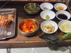 -围炉肉舍•炭烤活鳗•丹东海鲜烤肉(步行街店)