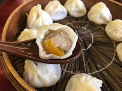蛋黄小笼-公园饭店