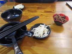 -丽虹云南过桥米线(兴工街店)