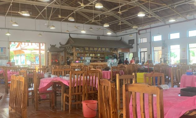 侠成水上农庄宴会厅