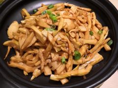 -吕氏疙瘩汤·海鲜新鲁菜(凯德mall新都心店)