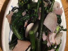腊肉炒菜苔-文叔·湖北名小吃·小龙虾(华强北店)