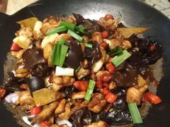 干锅小公鸡-钟掌勺忘不了地道湘菜(新天地假日广场店)