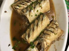 自制猪蹄、良鱼、墨鱼丸子汤、驴肉汤包-小迟饭店