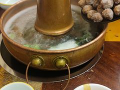 -洞庭洲·防空洞火锅·烧烤·铜锅涮肉(新百广场店)