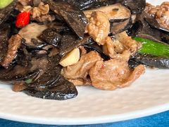 -乡村馕坑肉·烧烤·新疆菜·本地人更爱吃(阿勒泰首店)