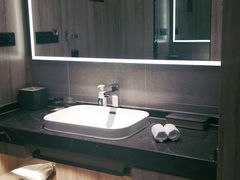 -杭州西湖湖滨银泰亚朵酒店