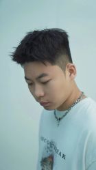 -一家只做男发烫染的店