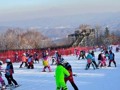 -亚布力新体委滑雪场