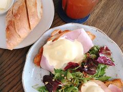 -ROAST coffee & eatery