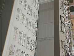 -无奔眼镜·蔡司·依视路授权店(马家堡店)