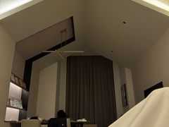 -上海虹桥中心爱琴海亚朵S酒店