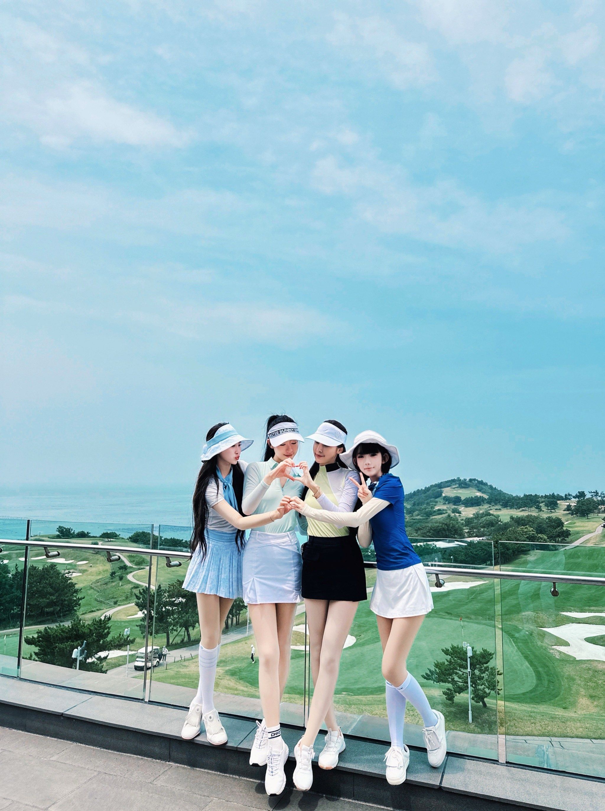 姐妹团聚乐瞬间