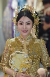 点击看大图 -爱伊人婚纱礼服美妆馆