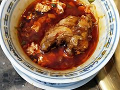 -沪小二炭火蛙锅(淮海中路美食不夜城店)