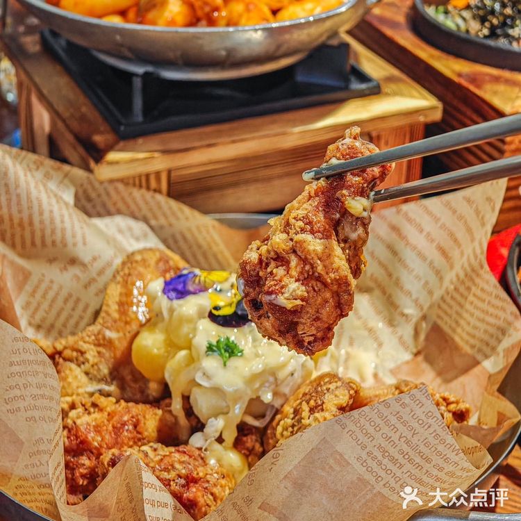 家人们，有没有听说过这家超火的韩式料理🤩 他们家的美食真是绝