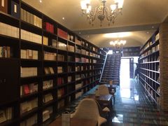 -钟书阁(松江泰晤士小镇店)