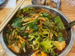 -柳州肥姨妈大骨螺蛳粉(东靖路店)