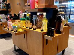 -星巴克臻选(上海中环广场2F店)