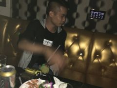 -皇马纯KTV·量贩·聚会(民治店)