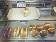 -白玉兰食品甜凤店(合生汇店)