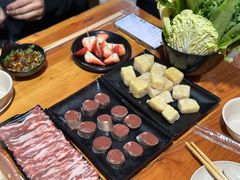 -果松木炭酸菜铜火锅·外婆参鸡汤