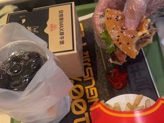 -麦当劳(汉口火车站候车室店)