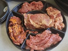 -啊美丽炭火烤肉(滑翔一店)