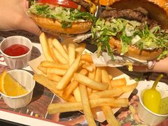 -The Habit Burger Grill 哈比特汉堡(复兴soho店)