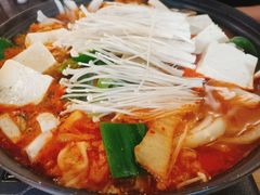 猪肉泡菜火锅-猫头鹰炸鸡