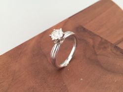 -威德钻石-克拉钻大本营(南京东路店)