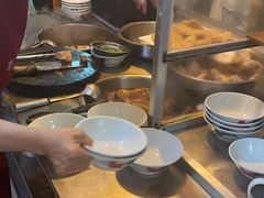 -松树干拌面店