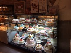 面包甜点陈列柜-金凤成祥(草桥店)