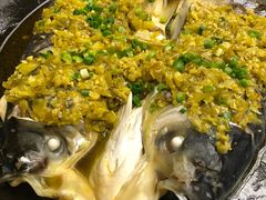 -阿瓦山寨·湘菜现炒·剁椒鱼头王(咸阳总店)