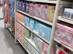 -名创优品(山东青岛华润万象城店)