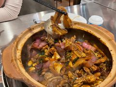 -胡须佬鸡煲四季火锅店(石厦西村直营店)