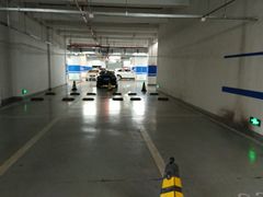 -虹桥天地-停车场