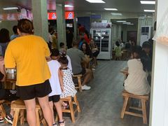 等位区-王记西鎮电烤肉(汶上路店)