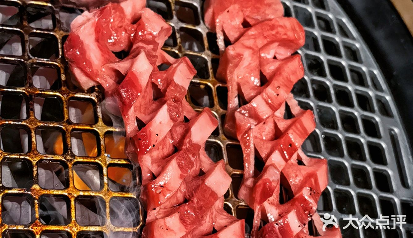 极品M12霜降肋眼肉，吃在嘴里幸福感爆棚~