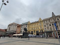 -耶拉契奇总督广场