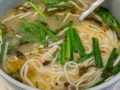 蒙自过桥米线-一坐一忘云南菜(卓悦中心)