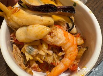 味道出乎意料地好，食材新鲜且调味得当，让人回味无穷