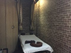 -莱蔻·圣灸堂·推拿艾灸(天山店)