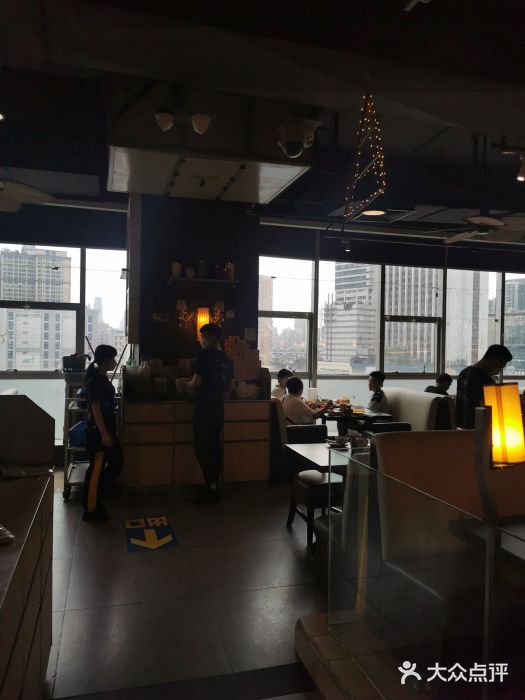 大头虾越式风味餐厅(光明广场店)大堂图片