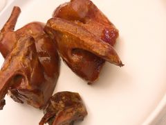 玻璃皮润烧乳鸽-北京厨房(西安SKP店)