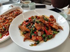 爆炒肥肠-至味人间