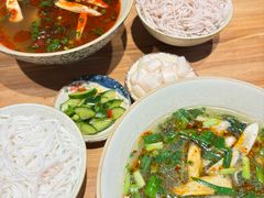 -粉八·云南米线·建水烧烤(常熟路店)