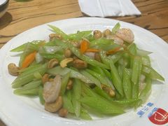 素炒腰果虾仁-小船渔村•大连菜•大连焖鱼(明泽街店)