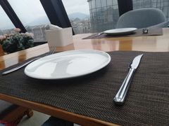 -四月吧餐厅(正阳步行街店)